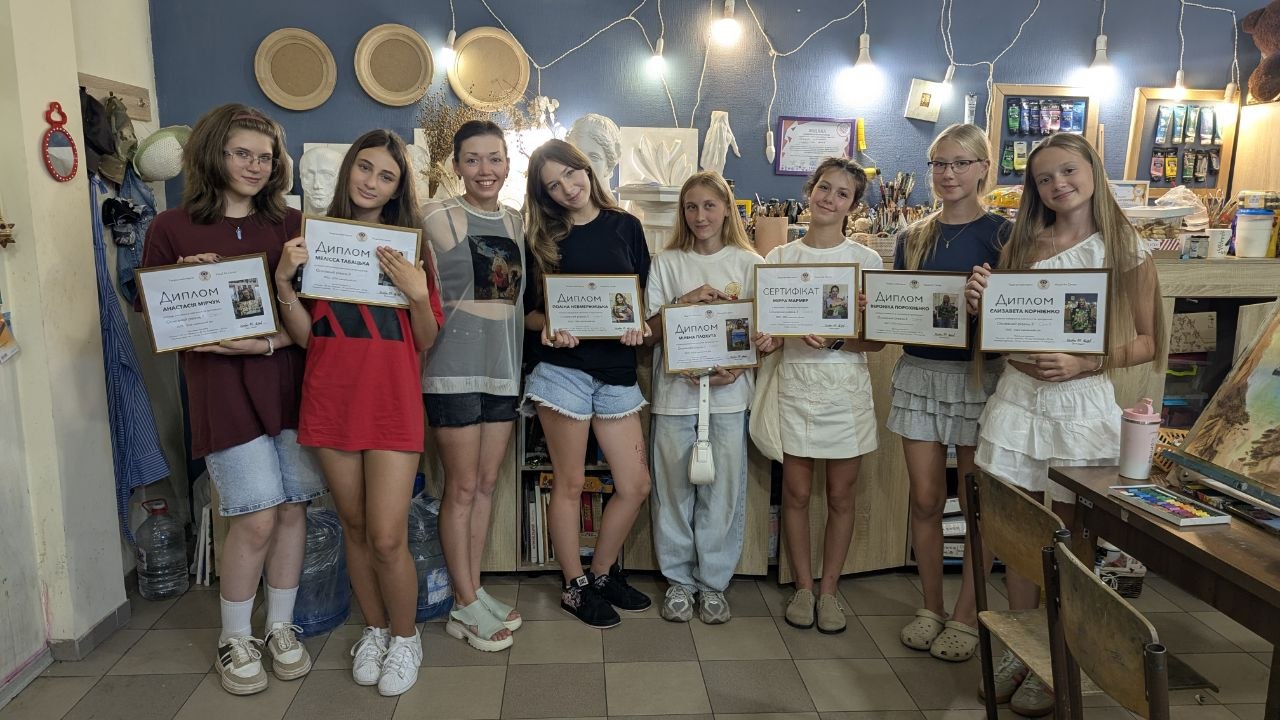 Заняття в художній студії Visual Art Center у Кривому Розі
